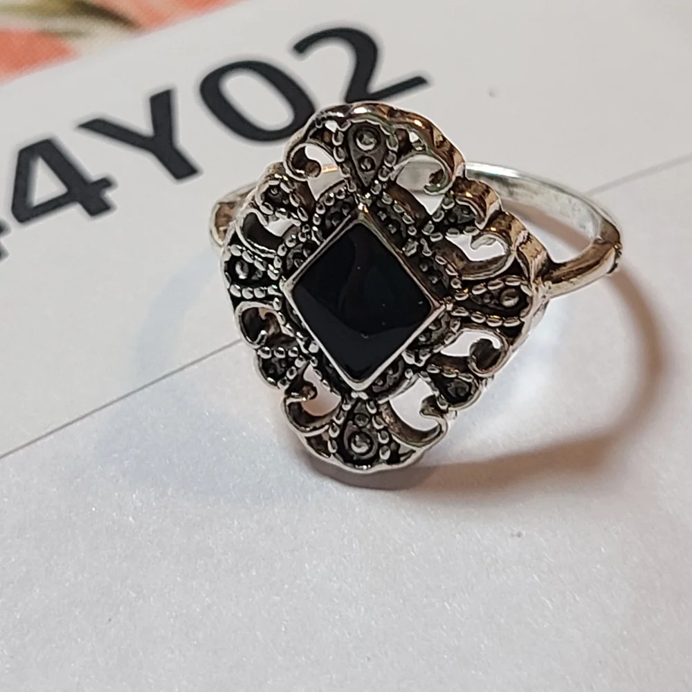 Vintage ladies ring